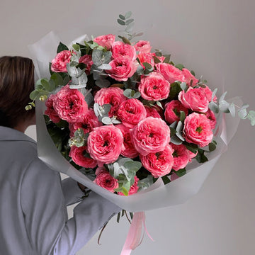 Pink garden rose bouquet — what flower delivery costs in Los Angeles