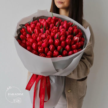 Cut tulips in a vase, kept fresh in the Los Angeles heat